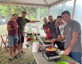 [ARGAZKI GALERIA]: Patata tortilla usaina eta algara nagusi Santixako jaietan