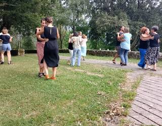 [ARGAZKI GALERIA]: Giro dantzagarri eta beroa Garaiko salsa eta mojito jardunaldian