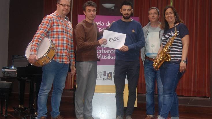 Bart...Sax taldeak 655 euro batu ditu Rio de Ororen aldeko kontzertuan