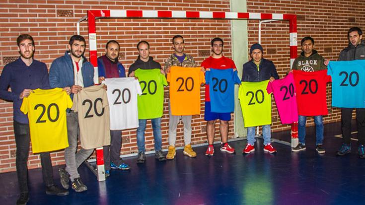 Bederatzi lagun taldegaz, bihar hasiko dute Elorrioko Txapeldunen Liga areto futbolean