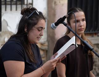 [ARGAZKI GALERIA]: Literatura feminista orrialdeetatik askatu eta kalera eraman dute