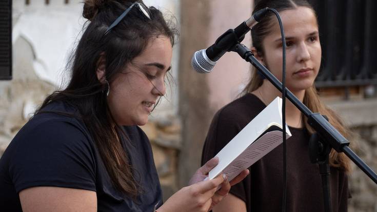 [ARGAZKI GALERIA]: Literatura feminista orrialdeetatik askatu eta kalera eraman dute