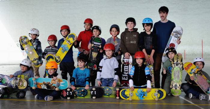Bizkai mailako skate topaketa egin dute Kurutziagan