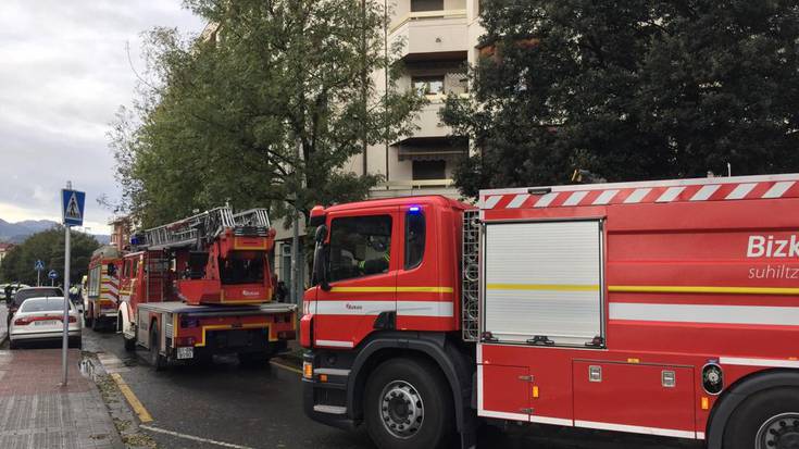 Sua piztu da Untzillatx kaleko etxe batean