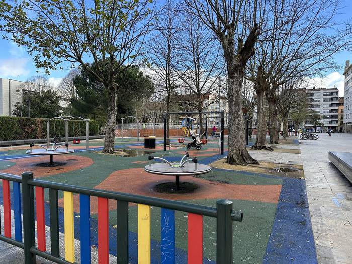 Ezkurdiko txintxaunak berrituko dituzte zazpi metroko jolas-dorre berri bat ipinita