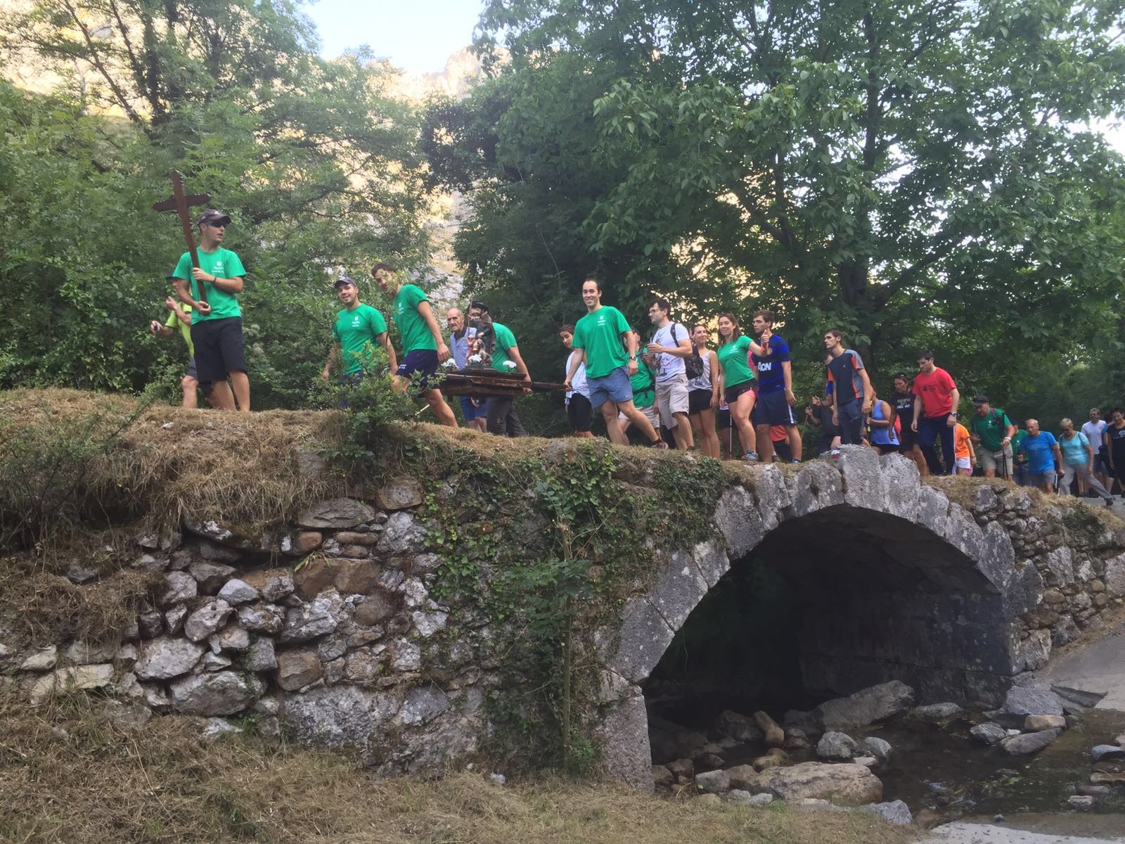 Gisatu herrikoia, erromeria eta jubilatuen bazkaria Abadiñoko errogatiba egunean