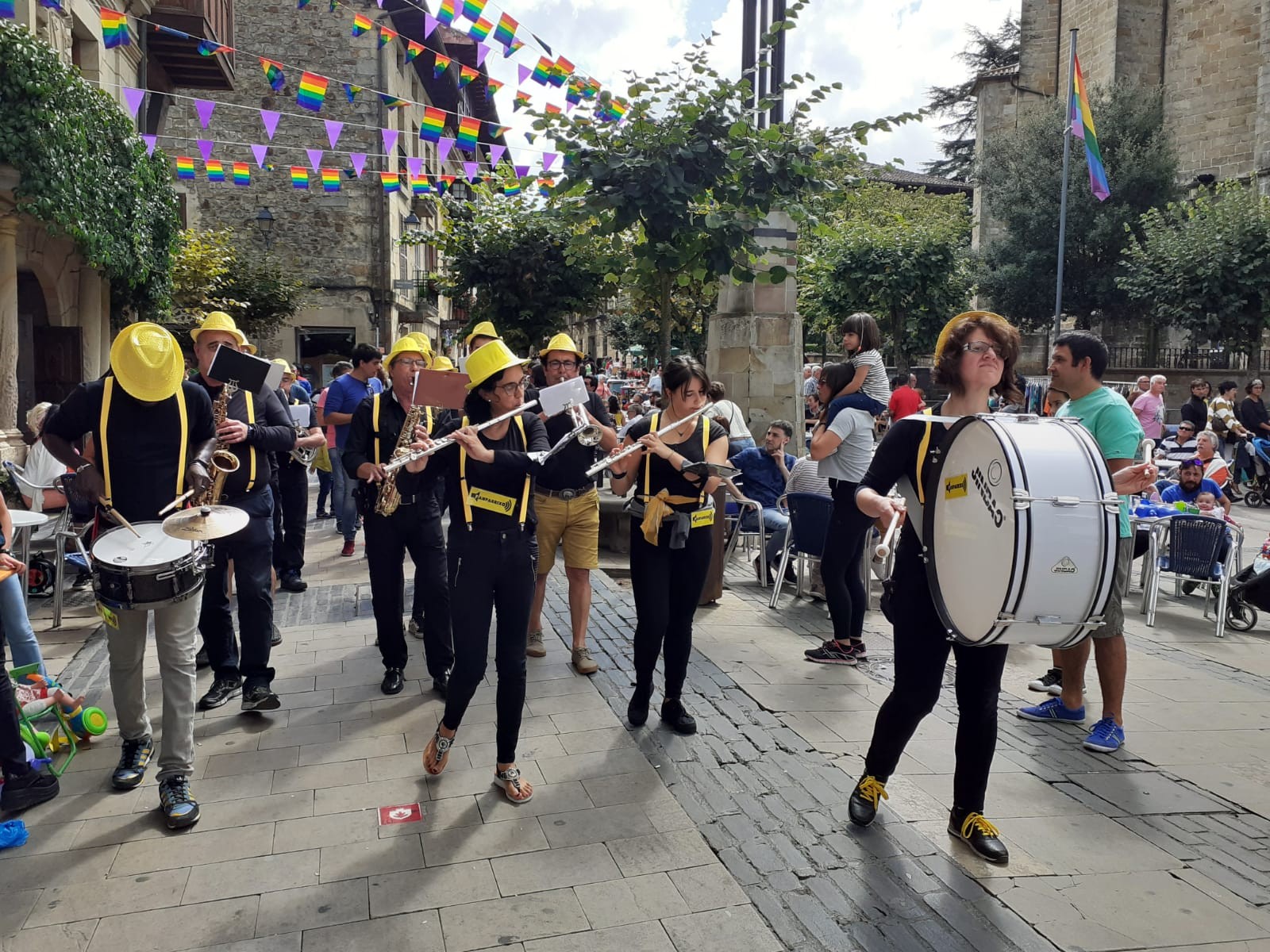 “Musikagaz kaleak girotu gura dituen 16 urtetik gorako edozein herritarrek du lekua Fanfarrixon”