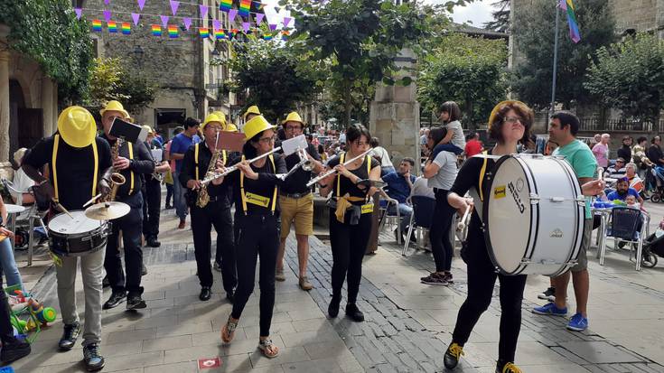 “Musikagaz kaleak girotu gura dituen 16 urtetik gorako edozein herritarrek du lekua Fanfarrixon”