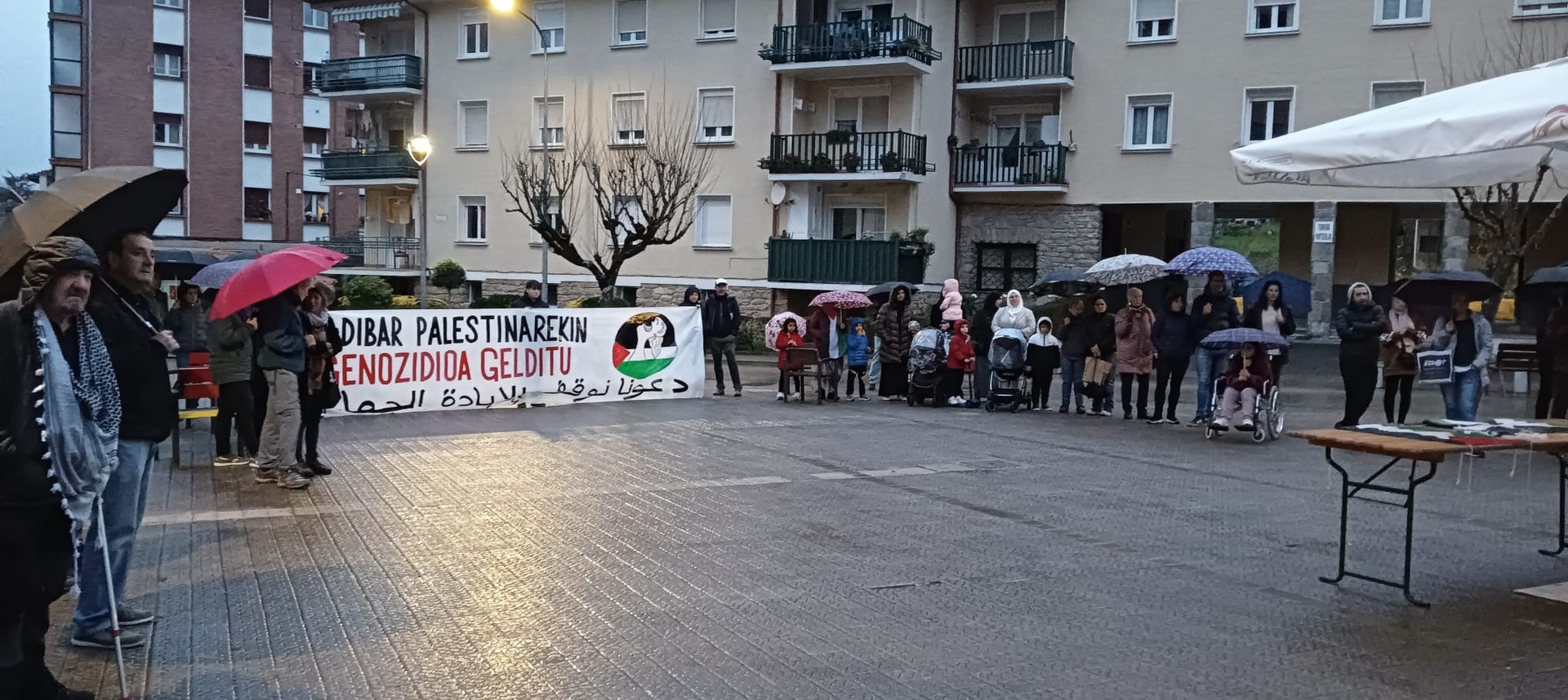 Palestinaren aldeko elkarretaratzea egin dute Zaldibarren