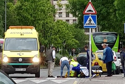 Oinezko bat harrapatu du auto batek Durangon