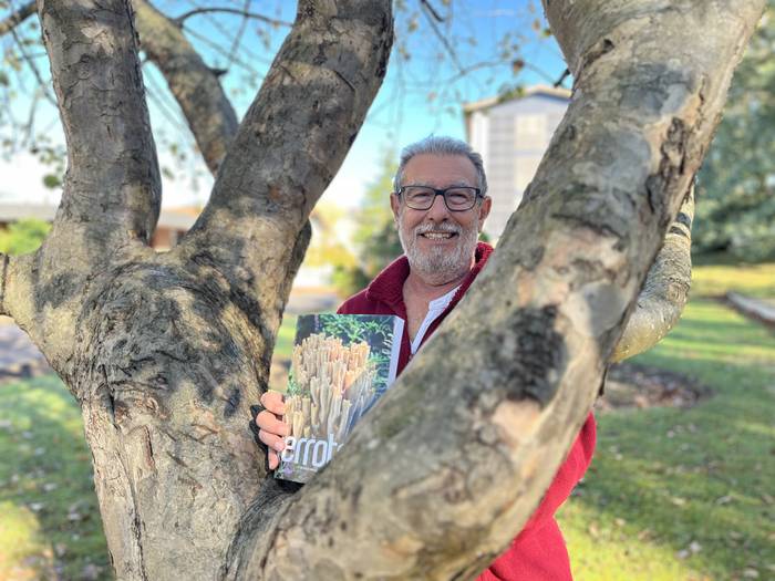 "Perretxikoari hazten utzi beharko genioke"