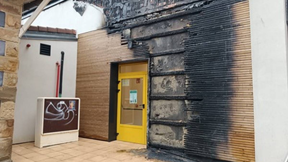 Elorrioko Udalak "hausnarketa eta ardura ariketa bat" eskatu ditu haurreskolako sutearen harira