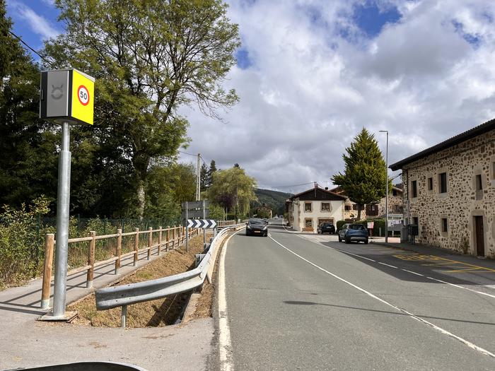 Anteparaluzeta auzoan ondo hartu dute radar finkoa ipini izana