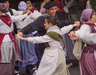 [ARGAZKI GALERIA]: Gozamen erabatekoa Zornotzako Euskal Jaian