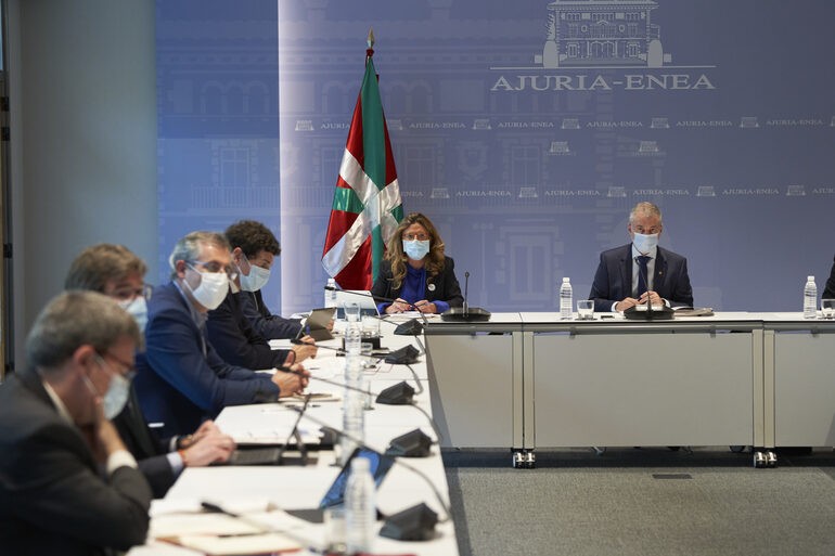 Abadiñon, Durangon eta Elorrion tabernak 21:00etan itxi beharko dira eta herritarrei udalerritik ez irtetzeko gomendatu diete