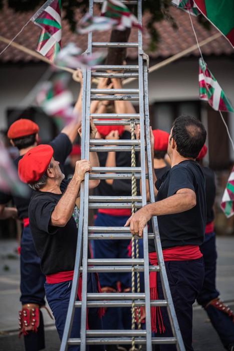 Donien Atxa jasota abiatu dituzte jaiak Garain - 8