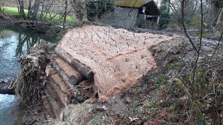 Enborrezko horma ibaiertza egonkortzeko Otxandion