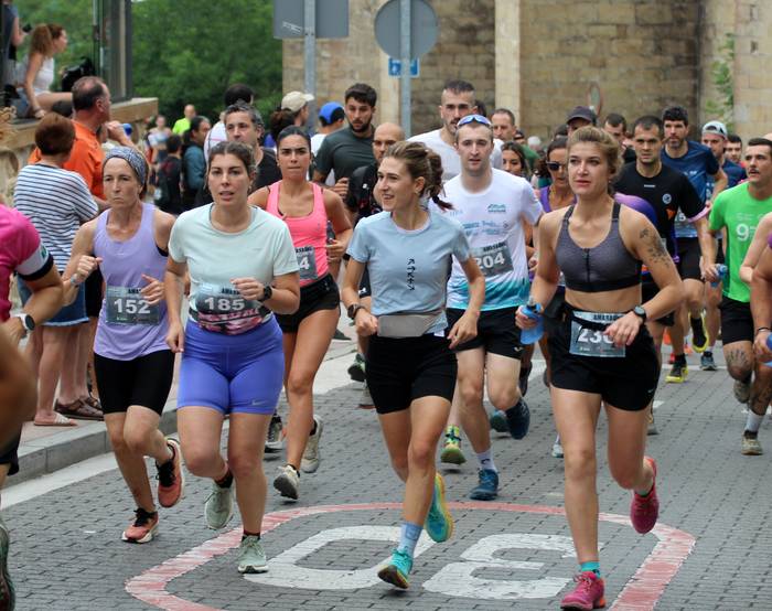 Amaraune mendi lasterketarako izen-ematea zabalik