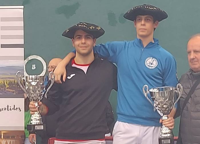 Faben Ituartek Lesakako Arkupe eskuz binakako pilota txapelketa irabazi du Goibururekin batera