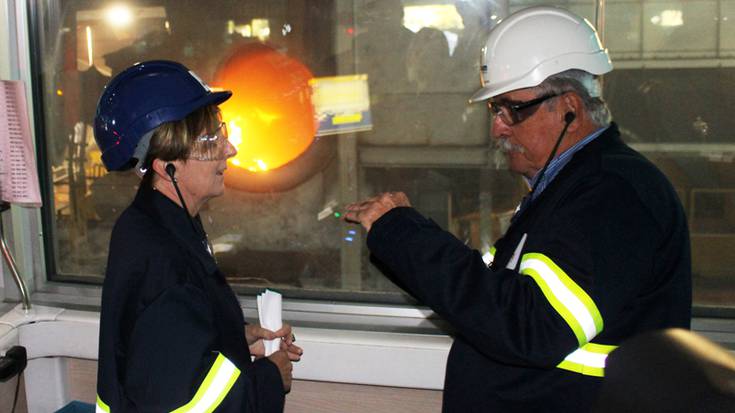 Aludium enpresak aluminio zikina aprobetxatuko duen labe berria inauguratu du