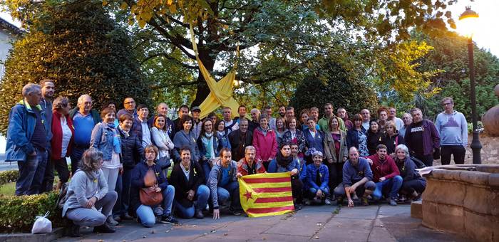 Kataluniako erreferendumaren urtemugan elkartasun keinuak izan dira Durangaldean