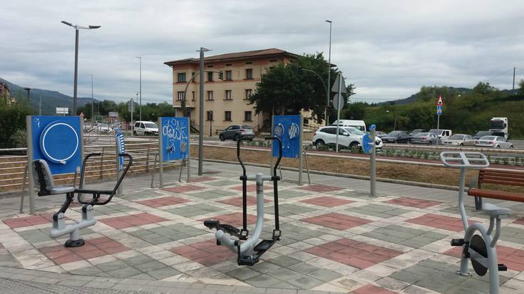 Iurretan Euskaldunberri plazako kirol gunea indartu dute, aurrekontu parte-hartzaileetan jasotakoa jarraituz