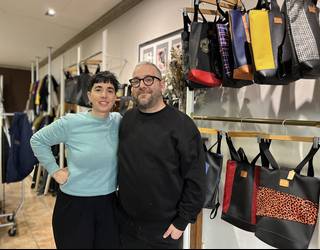 "Sortutako poltsa guztiak bakarrak dira"