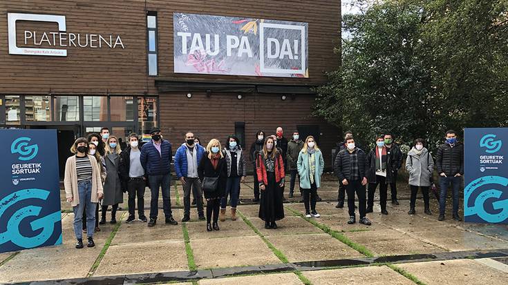 'Geuretik Sortuak' kultur proiektua aurkeztu du Udalbiltzak, euskarazko sormen lanak sustatzeko