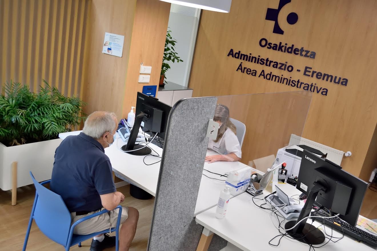 Iurretako kontsultategian administrazio-eremuak berritu ditu Osakidetzak