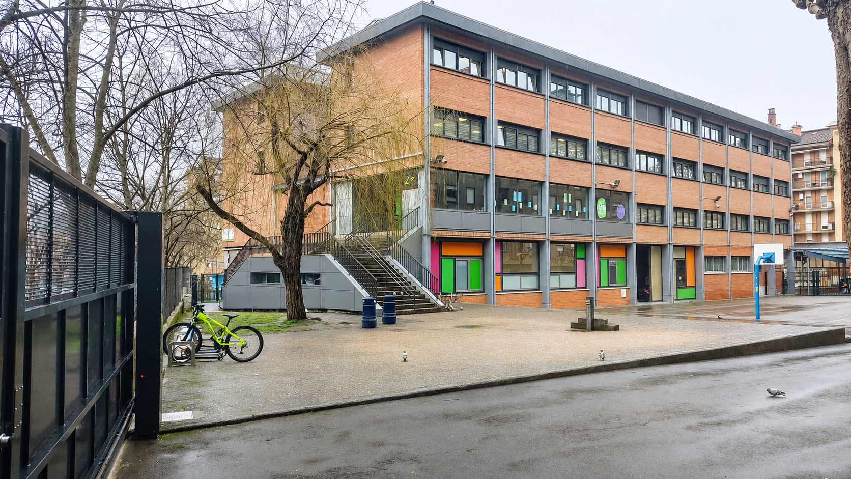 Hezkuntza espazioak hobetzeko eta ikastetxea premia pedagogikoetara egokitzeko lanak Zabalarran
