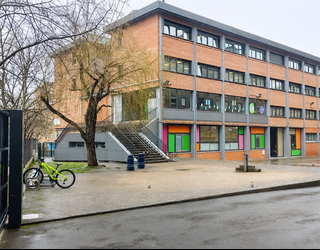 Hezkuntza espazioak hobetzeko eta ikastetxea premia pedagogikoetara egokitzeko lanak Zabalarran