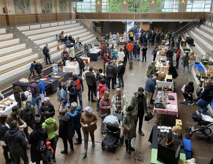 Ardi mozte erakusketa domekako Abadiñoko azokan