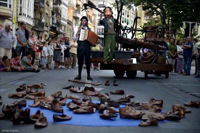 'Andante' obra saritu diote Umore Azokan Markeliñe taldeari