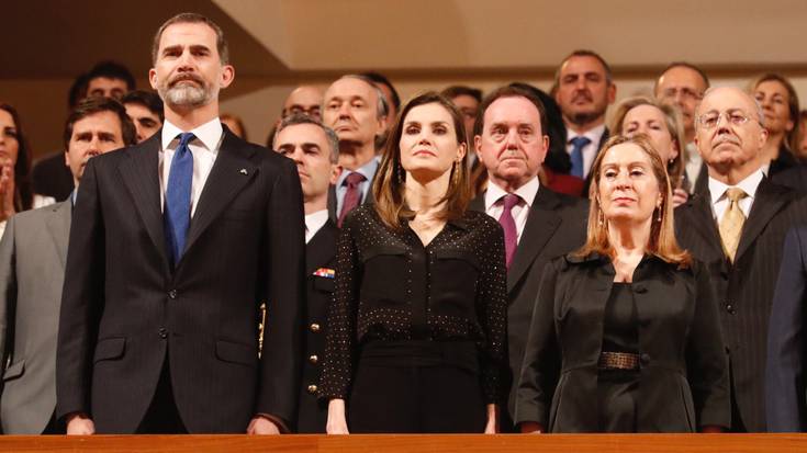 Hiri Ekimena Espainiako Erregearen bisitaren “aurka” agertu da