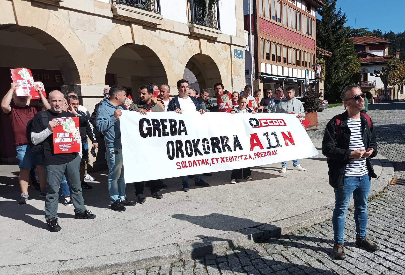 Azaroaren 11ko greba orokorra antolatzeko asanblada egin du CCOOk Abadiñon
