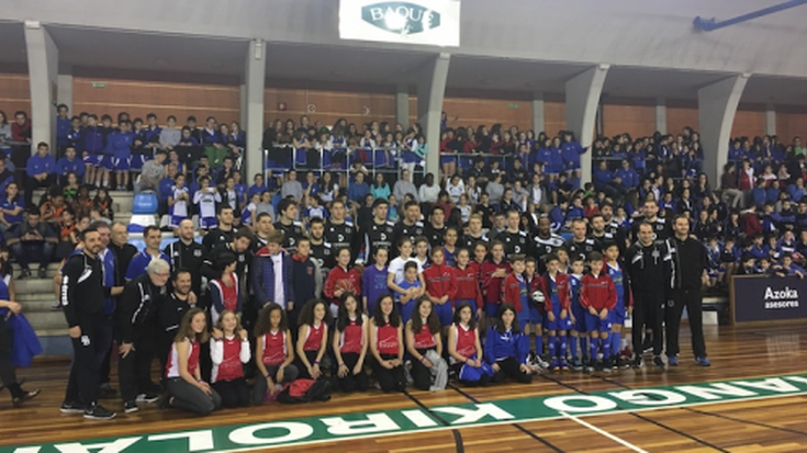 Bilbao Basketeko jokalariek Tabirakoko gazteekin entrenatu dute Durangon