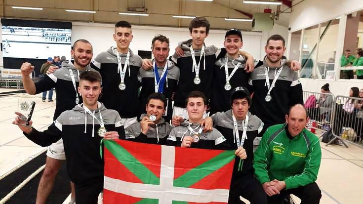 Abadiño Sokatira Taldeak urrezko domina bi gehiago irabazi ditu Ipar Irlandako munduko txapelketan