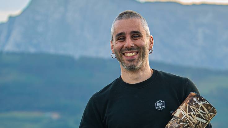 "Hareatzan eta uretan etzanda lortu nuen irudia"