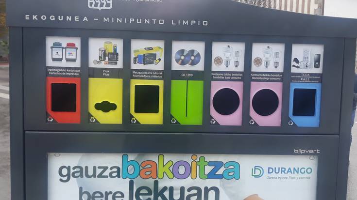 Hondakin txikiak gaika batzeko edukiontziak ipini dituzte Durangon