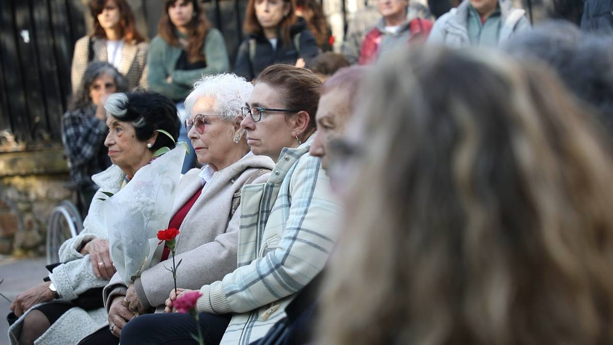 [ARGAZKI GALERIA]: Durangoko EH Bilduk emakumeen kartzelaren itxiera gogoratu du
