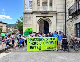 Durangaldeko ikastoletan mobilizazioak egin dituzte Hezkuntza Sailari Akordio Laborala bere osotasunean bete dezan exijitzeko