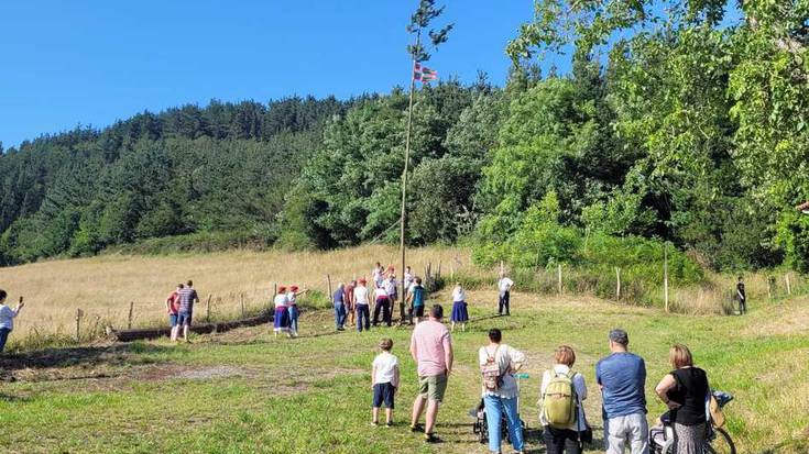 [ARGAZKI GALERIA] Amatzako jaiak abiatu dituzte Donien Atxa jarrita