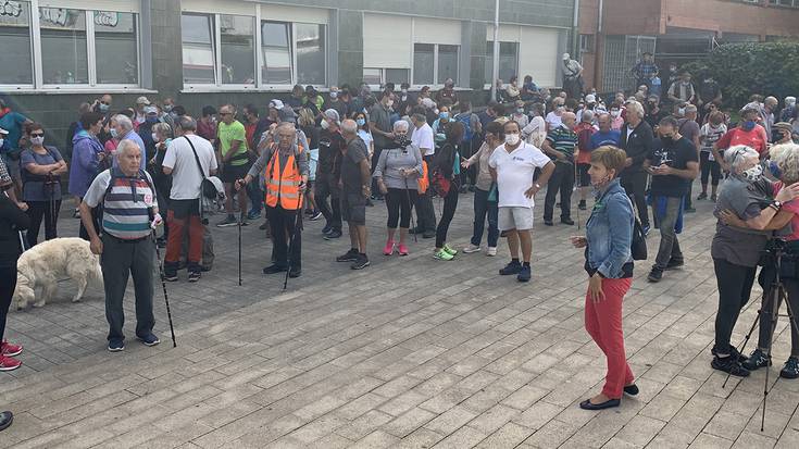 Aldarrikapenak eta mendi ibilbidea Adinekoen Nazioarteko Egunean