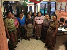 Guatemala eta Peruko emakumean gaur Elorrion.