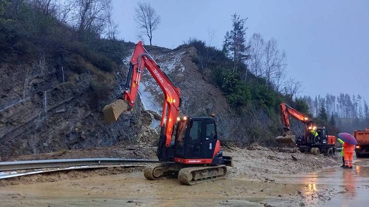 Trabakuako errepidea bihar zabalduko dute berriro, errei bakarrarekin