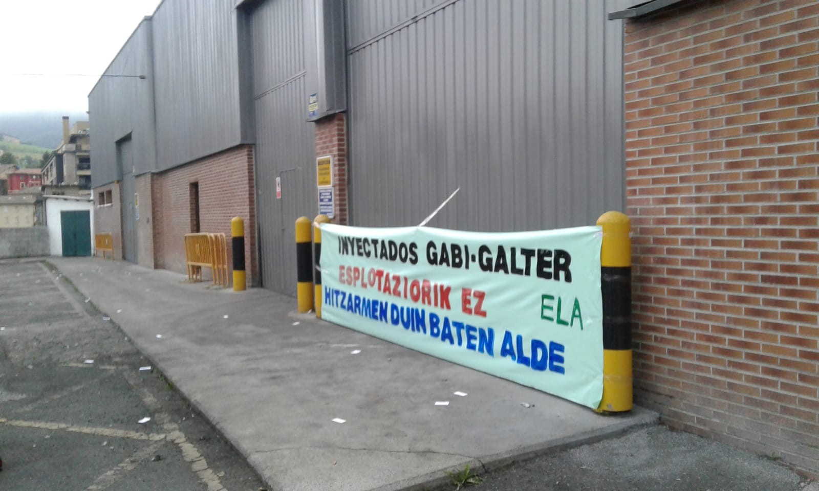 24 orduko greba egiten ari dira Inyectados Gabi-Galter galdategian