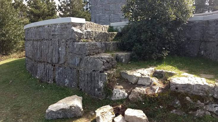 Besaideko monumentu ingurua apurtu dutela salatu du Euskal Mendizale Federazioak