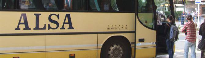 Durangotik Gasteizera orduroko autobus zerbitzua eskatu dute