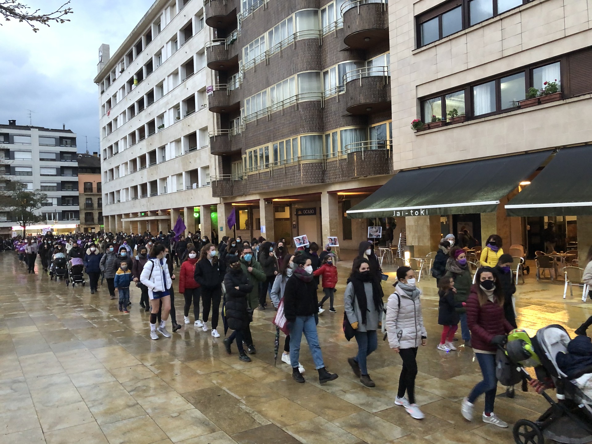 Durangoko Mugimendu Feministak mural margotzea, bazkaria eta manifestazioa antolatu ditu M8rako