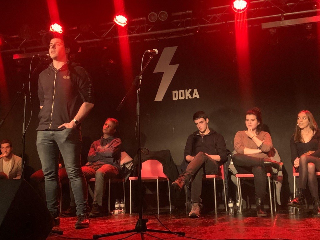 Txaber Altube abadiñarrak Donostiako Mikel Laboa bertso-sariketa irabazi du